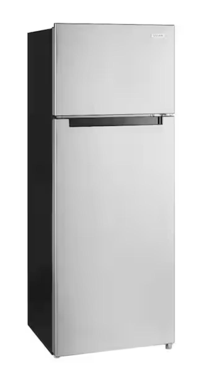 VISSANI.7.2 cu. ft. Top Freezer Refrigerator in Fingerprint Resistant
